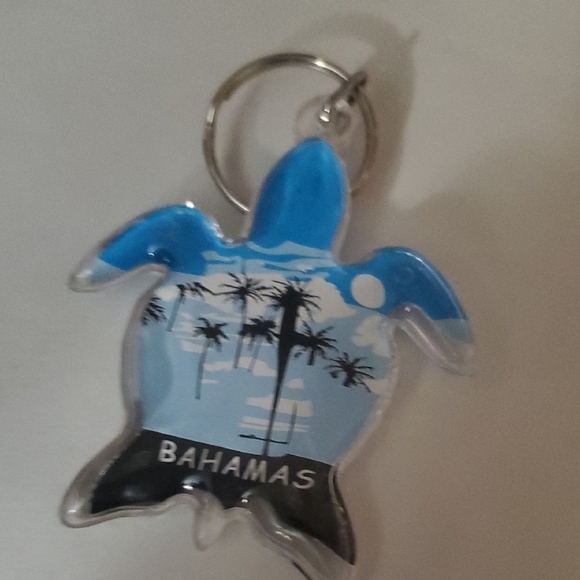 Bahamas Souvenir Keychains Set - Picture 6 of 10